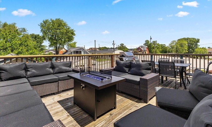 Holy Cross House | Stylish 2-Story Retreat w Balcony & Parking