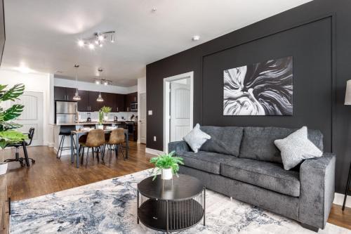 Frisco Apartment | Stylish 2B2B Near Toyota HQ The Star Legacy West 2359