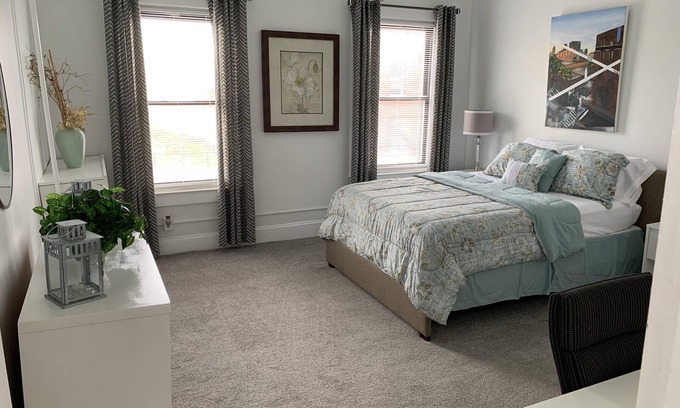 South Baltimore Apartment | Stylish 2BD 1BA apartment located in Federal Hill