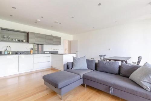 Golborne Apartment | Stylish 2BD Near Notting Hill