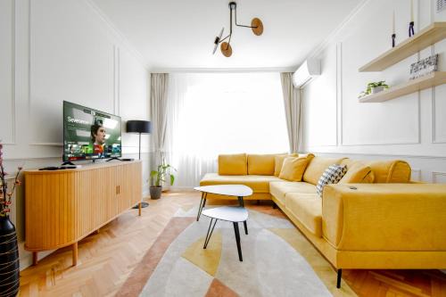 Sofia City Center Apartment | Stylish 2BD with Balcony & Desk near Vitosha Blvd