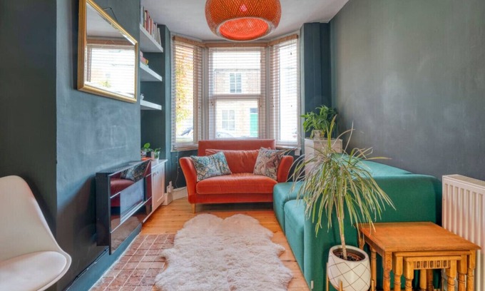 Oxford House | Stylish 2BD with Private Garden and Sauna