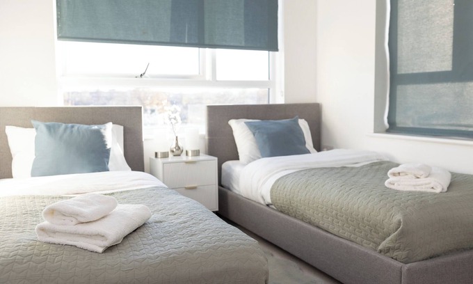 Hatfield Apartment | Stylish 2BR apartment, Town centre, Free parking