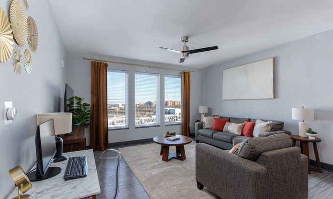 West End Apartment | Stylish 2BR Nashville Retreat – Near Shops, Dining, and Live Music