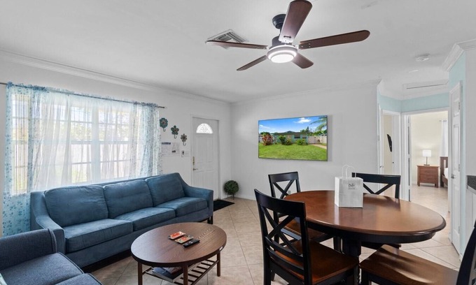 Downtown Fort Lauderdale House | Stylish 2BR Retreat Near Beach and Las Olas -CS51