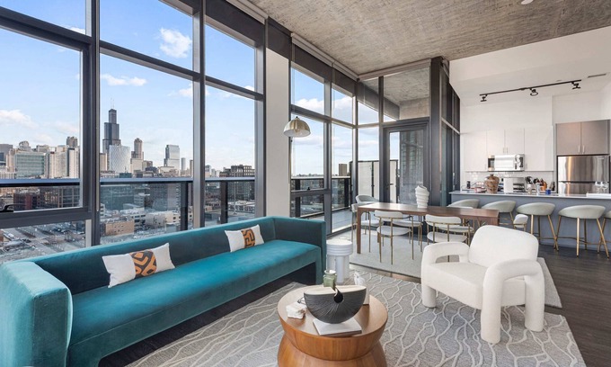 West Loop Apartment | Stylish 2BR Retreat in Fulton Market for Getaways