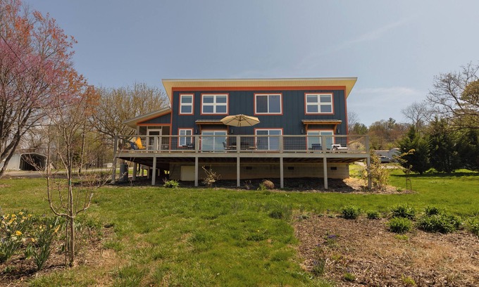 Asheville House | Stylish 2BR Retreat with Sunset Views Minutes from Downtown Asheville