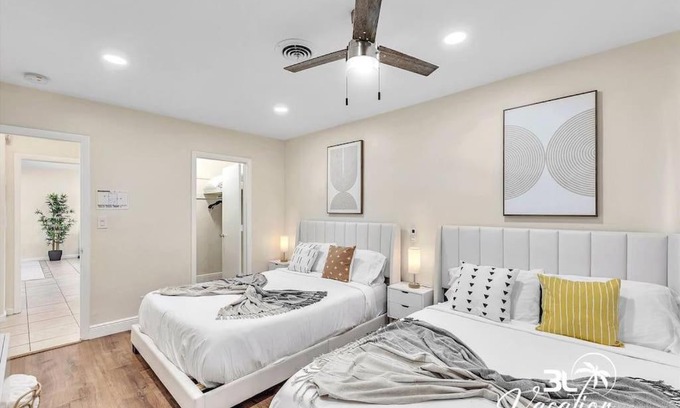 Coral Ridge Isles Apartment | Stylish 2BR unit Ft Lauderdale Pool close to Beach