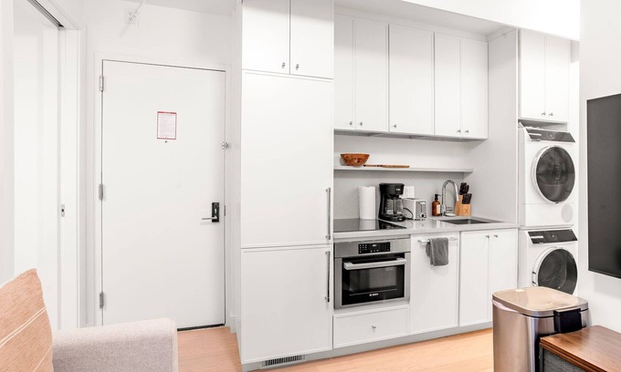 NoHo Apartment | Stylish 2br1bath Escape Located Near Washington Square Park & Greenwich Village