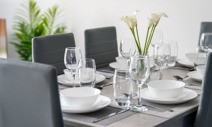 Gloucester House | Stylish 3-bed Gloucester house with Free Parking