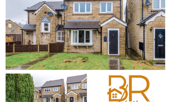 Ashton-under-Lyne House | Stylish 3-Bed Home, Wi-Fi & Parking, Easy Access to Manchester & Peaks