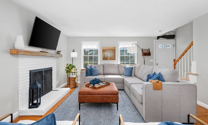 Harwich Center House | Stylish 3 bedroom Cape Cod Retreat with AC, Outdoor Shower and Fresh Linens