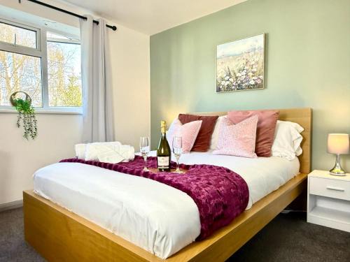 Kidlington Villa | Stylish 3-Bedroom House with Garden & Free Parking's, Prime location with private garden