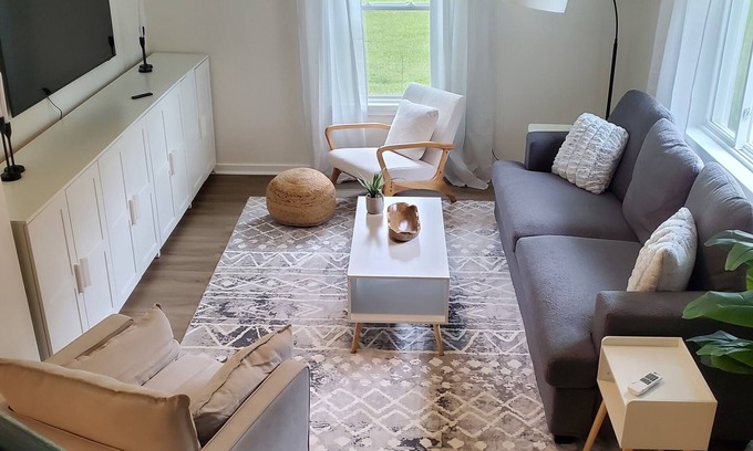 Galway House | Stylish 3-bedroom House close to Saratoga Springs, Sacandaga Lake & Galway Lake!