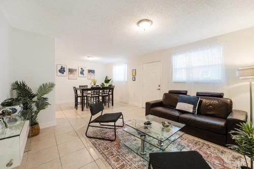 East Little Havana Apartment | Stylish 3 Bedroom Miami Retreat Close Brickell