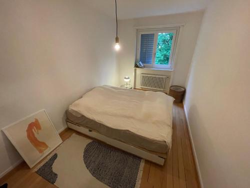 District 9 Apartment | Stylish 3-Room Altbau Flat Balcony & Office