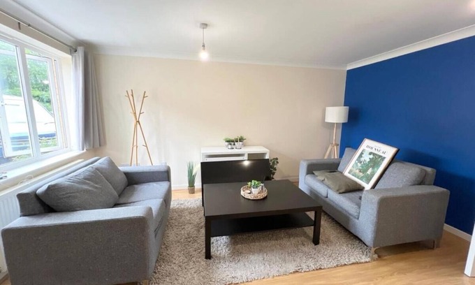 Maidstone House | Stylish 3BR House – Maidstone Gem