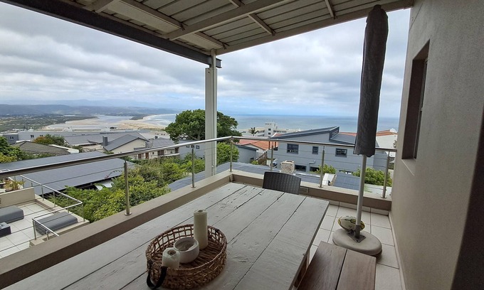 Plettenberg Bay Apartment | Stylish 3BR Apartment, Monks View Plettenberg bay