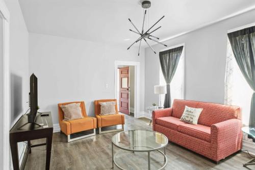 Mexicantown - Southwest Detroit House | Stylish 3BR in Downtown Detroit Near Museums Dining