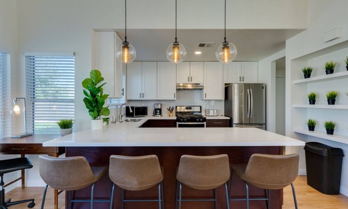 Green Valley House | Stylish 3BR Vegas Oasis W/Pool/SPA near Strip&Golf. Pet friendly!