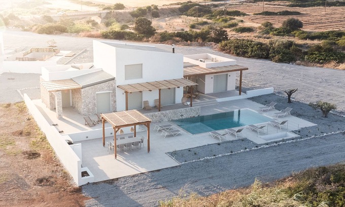 South Rhodes Villa | Stylish 4-bed Beachside Private Villa South Rhodes w/pool