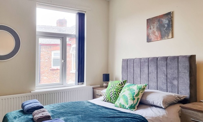 Rusholme House | Stylish 4-Bed Home with On-Street Parking