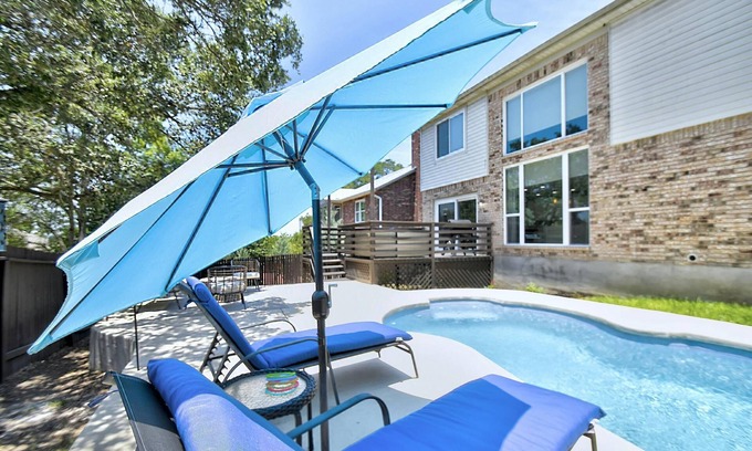 Stone Oak House | Stylish 4-bedroom, Pool Paradise, Great Location!