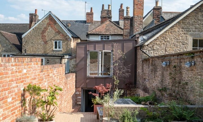 Bruton House | Stylish 4-bedroom townhouse in the heart of Bruton