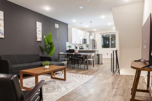 North Philadelphia East Apartment | Stylish 4bed 4bathpingpongsleeps12-wdwifi