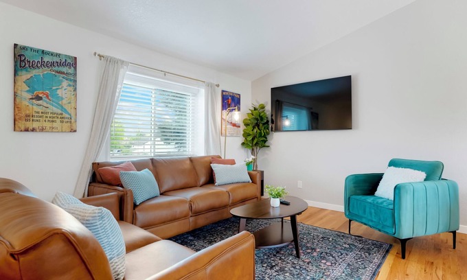 North Central Westminster House | Stylish 4BR Retreat - Hot Tub, Game Room & Modern Comforts