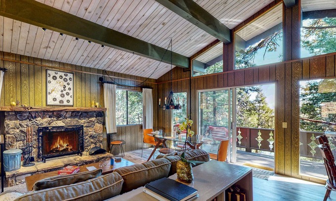 Crestline Ski Chalet | Stylish '70s-era chalet