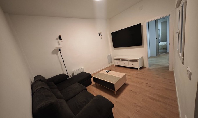 Alcobendas Apartment | Stylish Alcobendas Studio Seasonal