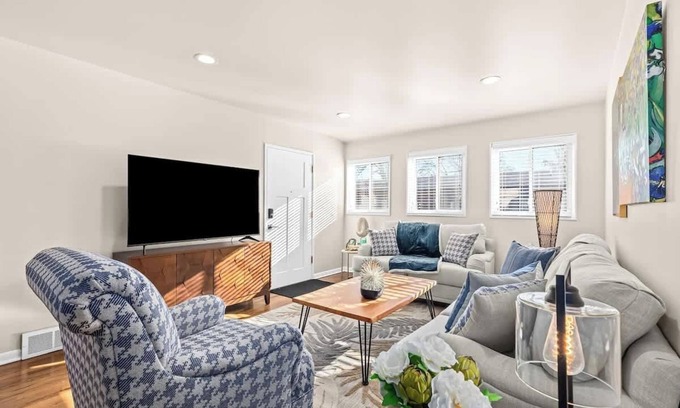 Royal Oak Apartment | Stylish and Charming Apt | Beaumont 8ms | 2BD