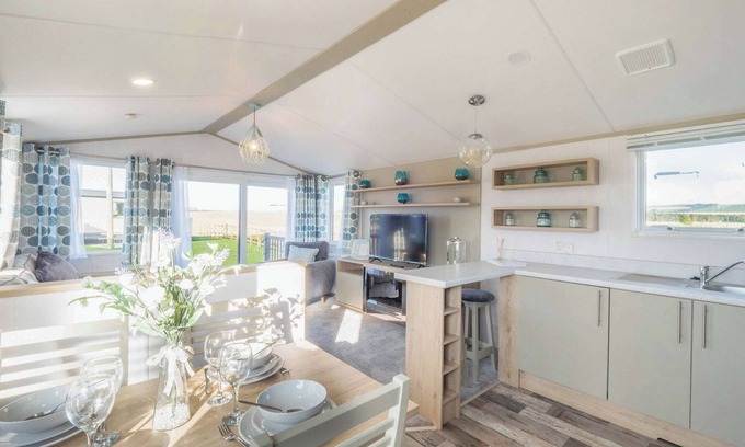 Laurencekirk House | Stylish and comfortable holiday home featuring your own private hot tub.