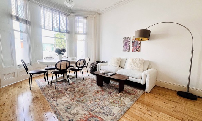 Golborne Apartment | Stylish and comfortable two bedroom SuperStar apartment - heart of Notting Hill