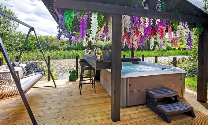 Selby Ski Chalet | Stylish and contemporary lodge.