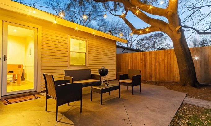 Irving House | Stylish and Cozy 4BR Home for Long-Term Stays!