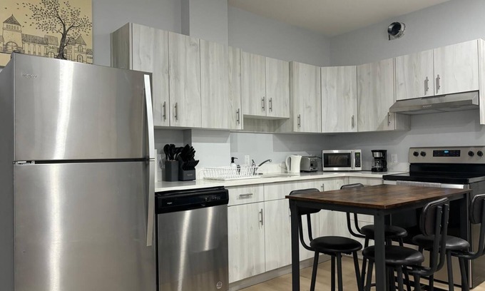 Lynnwood Ridge Apartment | Stylish and Cozy Guest Suite