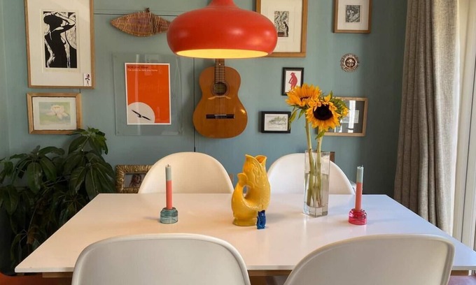 Comberton House | Stylish and eclectic home close to Cambridge city