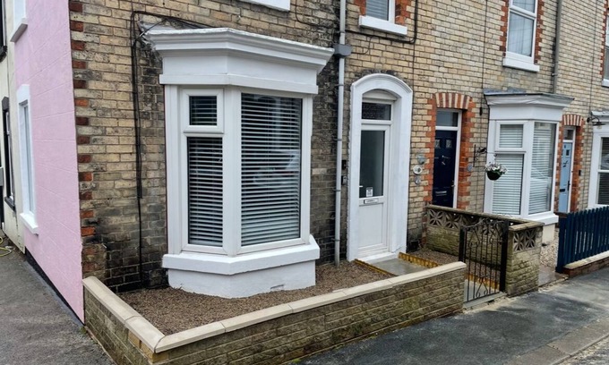 Ruswarp House | Stylish and modern 2 bed house walking distance to town centre