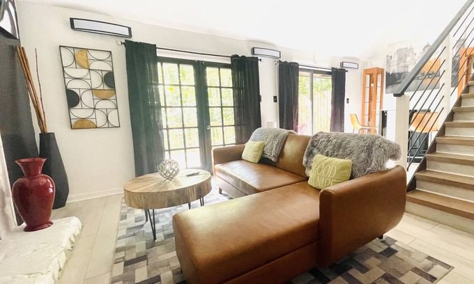 Smyrna House | Stylish and Spacious 1BR Townhouse -5 Min from Truist Park
