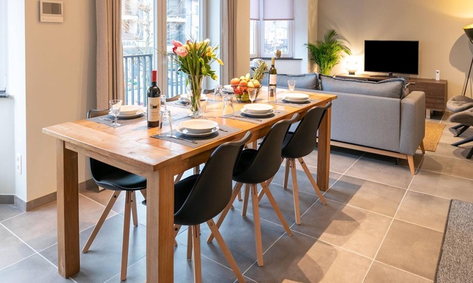 Eisden Apartment | Stylish apartment in Maasmechelen with balcony