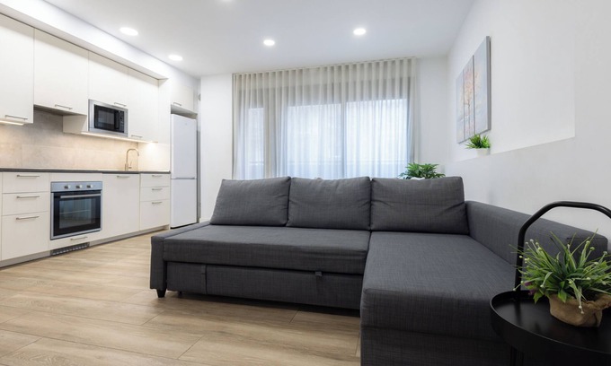 Porta Apartment | Stylish apartment located near metro station
