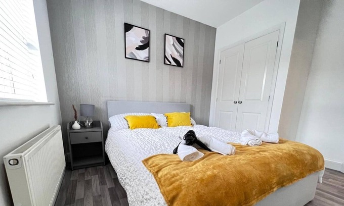 Solihull Apartment | Stylish Apartment near N.E.C, BHX, JLR, Solihull