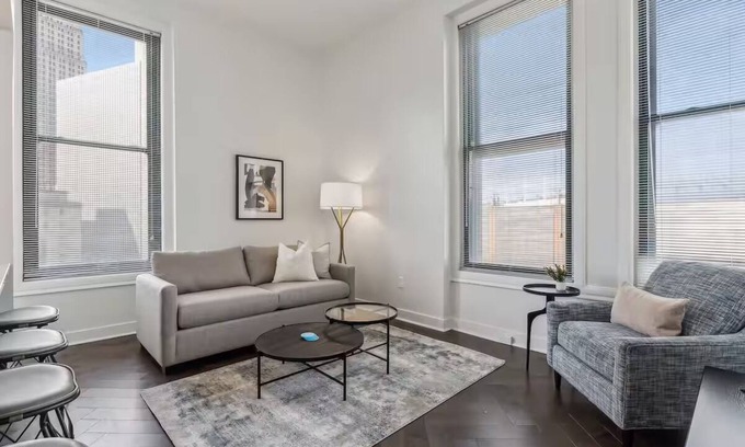 Downtown Pittsburgh Hotel | Stylish Apartment w/Kitchen & Laundry in Iconic Union Station Downtown | 4 Units