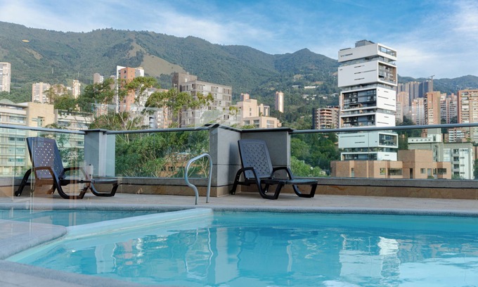 El Tesoro Apartment | Stylish Apt el poblado by Hoost APT 608