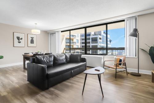 Crystal City Apartment | Stylish Apt in Crystal City