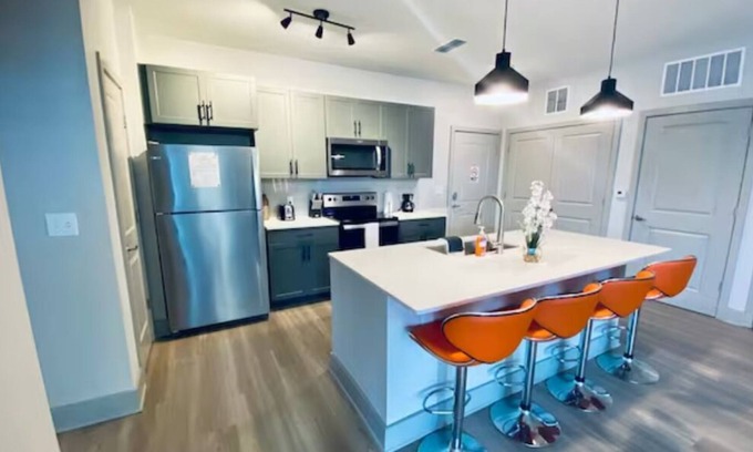 East Ybor Apartment | Stylish Apt in Historic Ybor City! Mins away from 7th Avenue and Downtown Tampa!