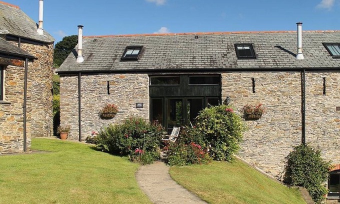 Chillington House | Stylish barn conversion in the beautiful South Hams - quiet location, sleeps 6