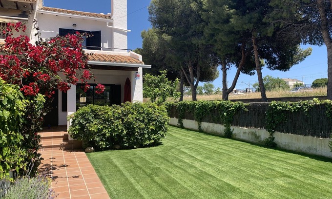 Cubelles House | STYLISH BEACH HOUSE, 600m to sea, 50k to Barcelona